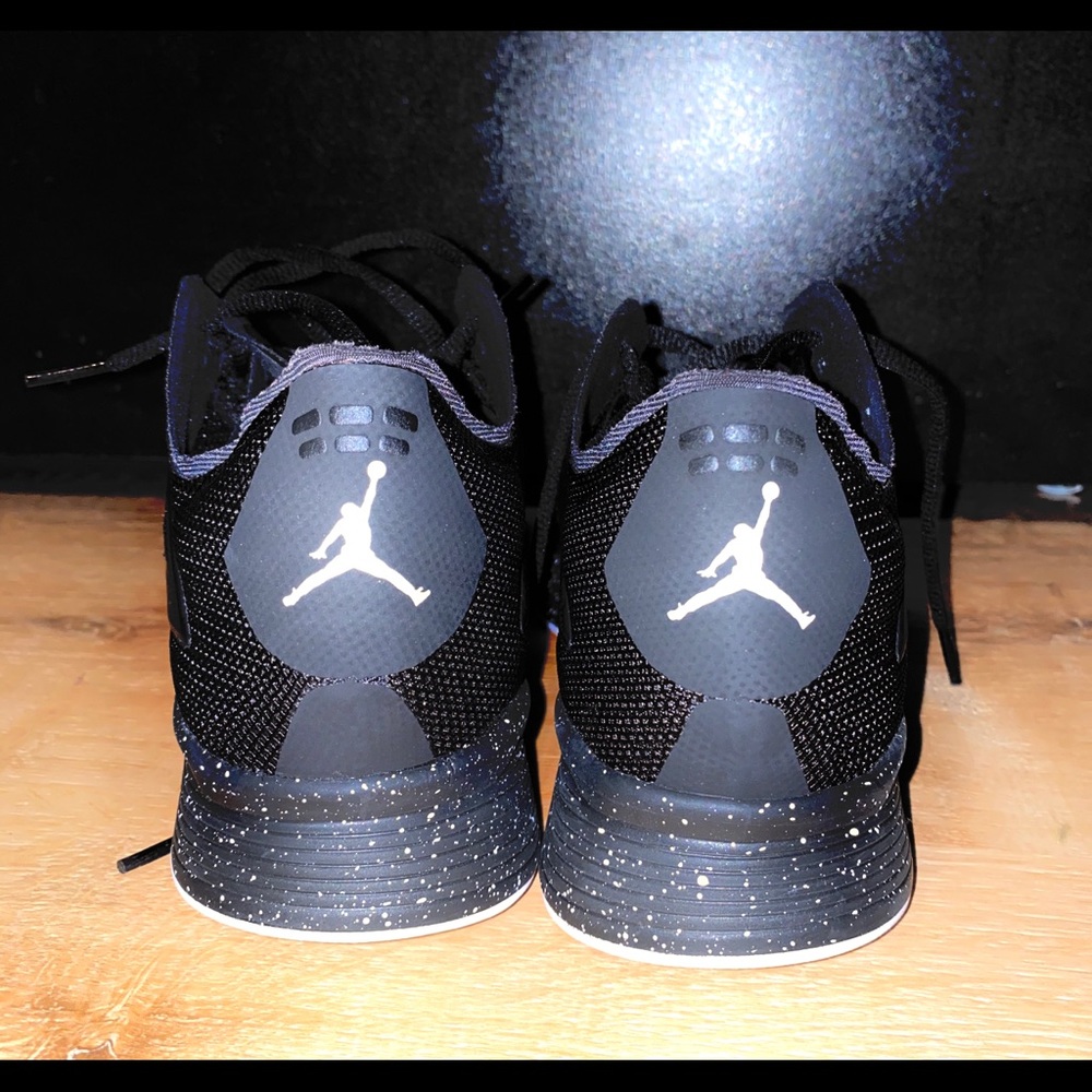 Black Jordan’s with white splatter paint - Picture 2 of 6